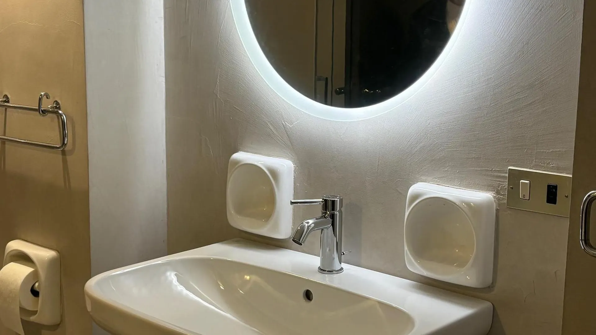 Elite Arena Apartment Verona 0*,  Italy